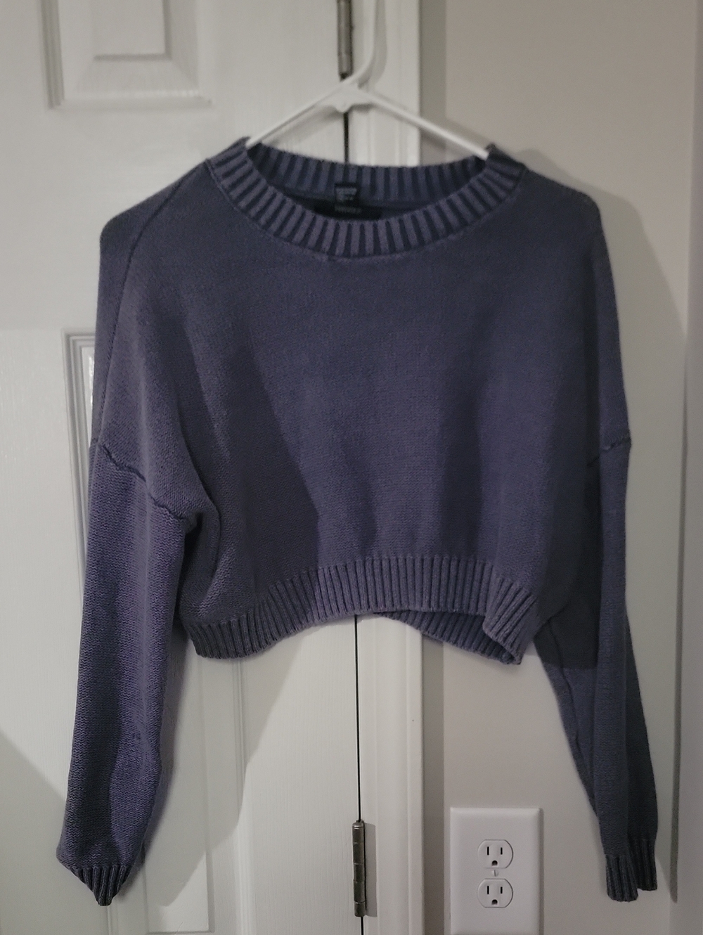 Forever 21 Cropped Crewneck Sweater in Dusty Blue